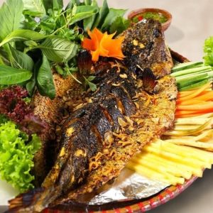 Cá quả (chép) nướng (kèm rau)